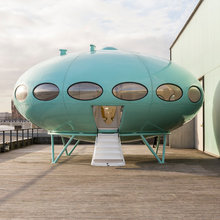 Back to the Futuro: Tour a Lovingly Restored 1960s ‘Spaceship’ Home
