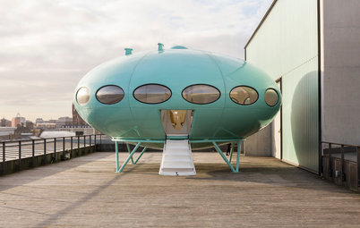 Back to the Futuro: Tour a Lovingly Restored ‘Spaceship’ Home