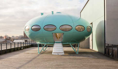 Back to the Futuro: Tour a Lovingly Restored ‘Spaceship’ Home