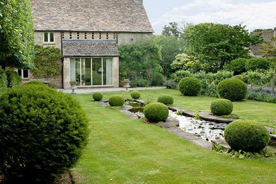 This is an example of a classic house exterior in Gloucestershire.