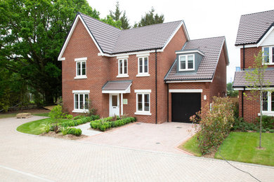 Photo of a modern house exterior in Hampshire.