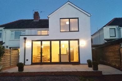 Photo of a contemporary house exterior in Cardiff.