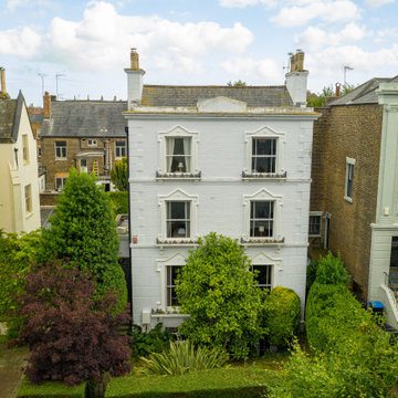 High-ceiling 4 bedroom multi-level Holiday Home in Ramsgate, Kent