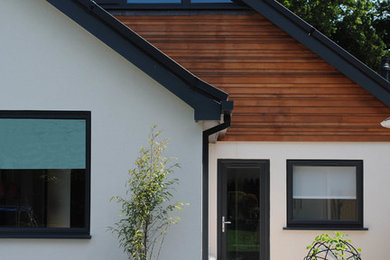 Inspiration for a contemporary bungalow extension in Hampshire.
