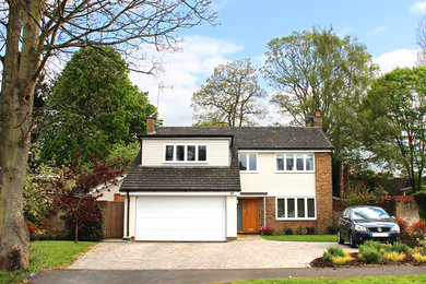 Photo of a contemporary house exterior in Devon.