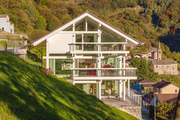 Modern Häuser by HUF HAUS Southern Switzerland & Italy