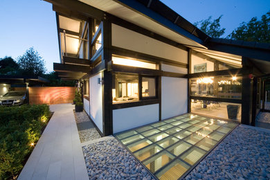 Photo of a modern house exterior in Surrey.