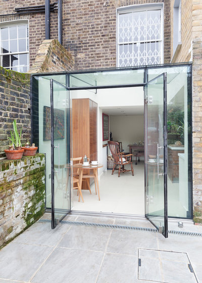 Contemporary House Exterior by London Contemporary
