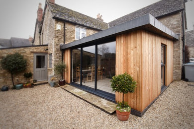 Modern exterior home idea in Oxfordshire