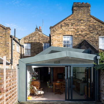 Lifting the roof on a kitchen extension in Lewisham