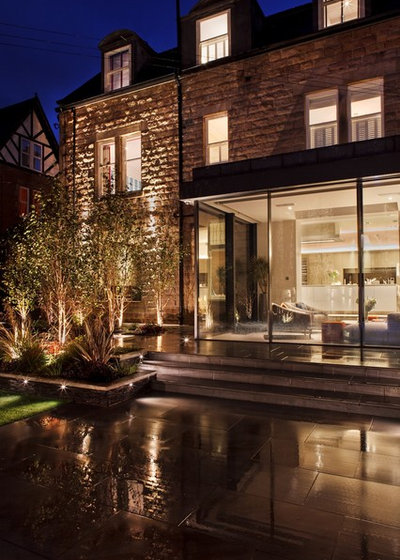 Modern House Exterior by Brilliant Lighting