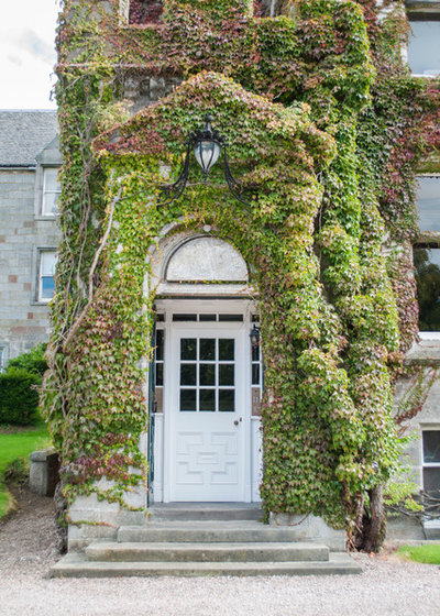 Traditional Exterior by Amelia Hallsworth Photography
