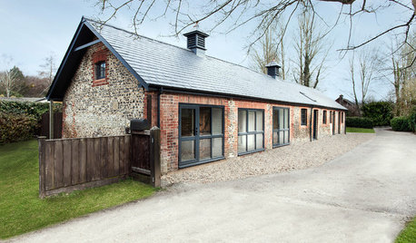 Houzz Tour: From Old Stable to Minimalist Guesthouse in England