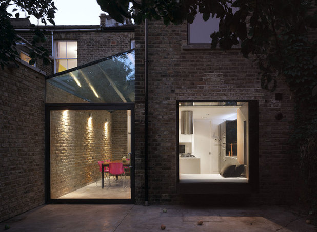 Contemporary House Exterior by Platform 5 Architects