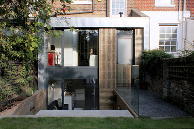 Photo of a contemporary house exterior in London.