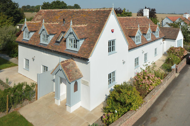 Country House Exterior by Christian Builders Margate Ltd