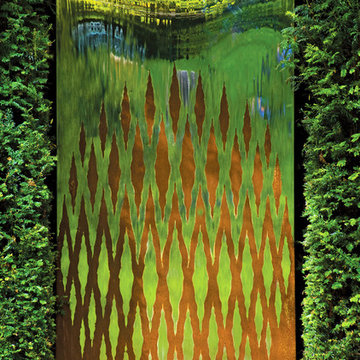 Outdoor water wall