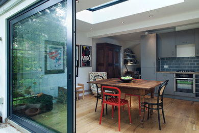 This is an example of a contemporary house exterior in London.