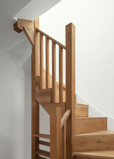 Contemporary Staircase by Mike Tuck Studio Architects