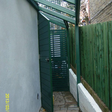 Woodside, Wimbledon SW19: Side Access and Canopy