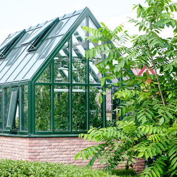 Сад с зеленой крышей
