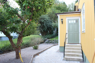 ストックホルムにある北欧スタイルのおしゃれな家の外観の写真