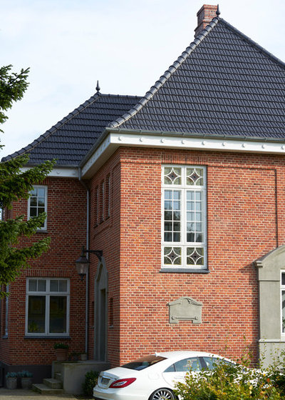 Klassisk Hus & facade by Tømrer- og snedkerfirmaet Carsten Knudsen A/S