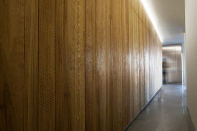 Immagine di un ingresso o corridoio minimal
