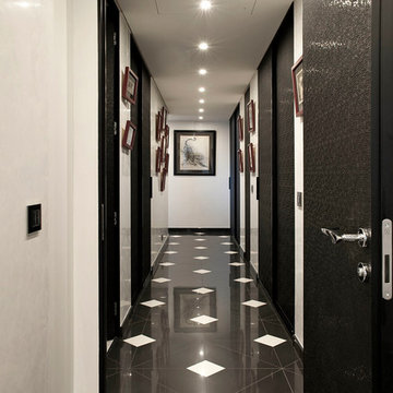 Metropoli Glass in laquared black opaque