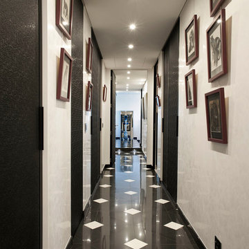 Metropoli Glass in laquared black opaque