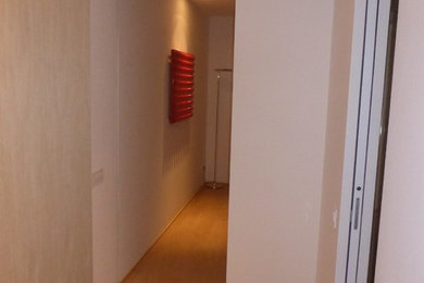 Esempio di un ingresso o corridoio moderno