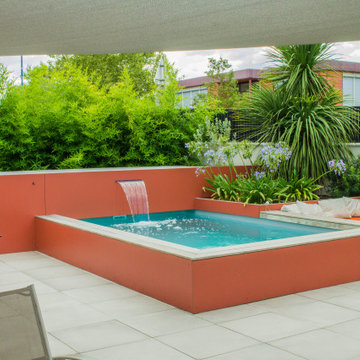 Création d'un jardin exotique avec micro piscine