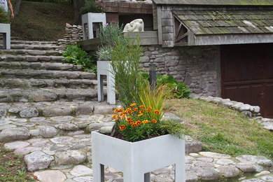 Idée de décoration pour un petit jardin en pots design.