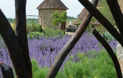 French Houzz: A Garden Fit for a 15th-Century Normandy Manor