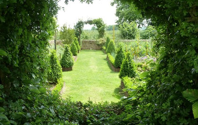 Как создать средневековый сад на загородном участке