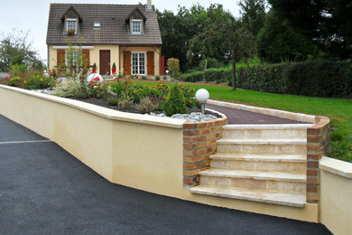 Design ideas for a contemporary landscaping in Le Havre.