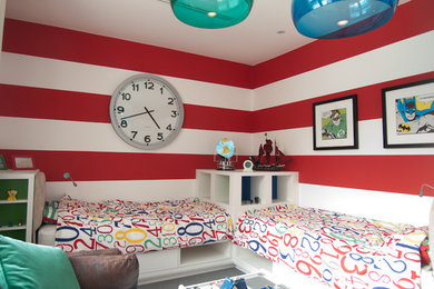 Photo of a contemporary kids' bedroom in London.