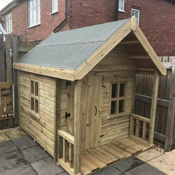 Delivered and assembled - Play House 5'x5' in Shiplap