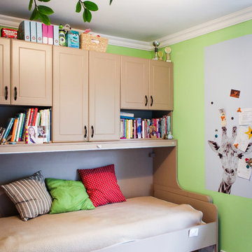 Young Girls' Room - convertible bed/desk