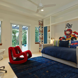 Cette photo montre une très grand chambre d'enfant de 4 à 10 ans tendance avec un mur blanc et un sol en carrelage de porcelaine.