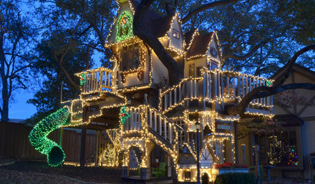 Houzz США: Волшебный дом на дереве с новогодними огнями