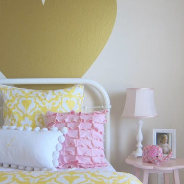 A perfectly girly kids bedroom