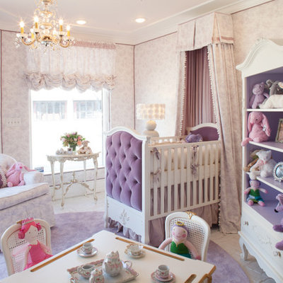 Kids' bedroom - traditional kids' bedroom idea in Los Angeles