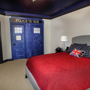 Inspiration pour une très grand chambre d'enfant traditionnelle avec un mur gris et moquette.