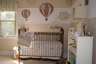 Foto de dormitorio infantil clásico renovado de tamaño medio