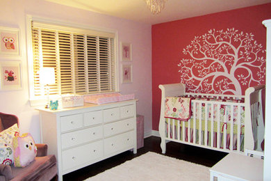 Example of a classic nursery design in Toronto