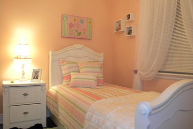 Example of a classic kids' room design in Toronto