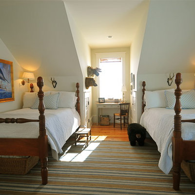 Example of a classic gender-neutral kids' bedroom design in Charleston