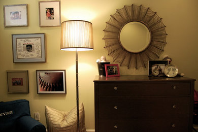 Example of an eclectic kids' room design in Chicago