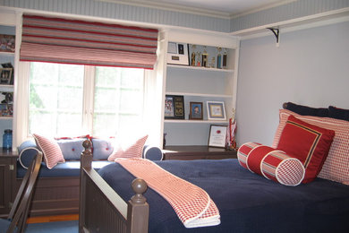 ニューヨークにあるお手頃価格の中くらいなカントリー風のおしゃれな子供部屋 (青い壁、カーペット敷き、児童向け) の写真